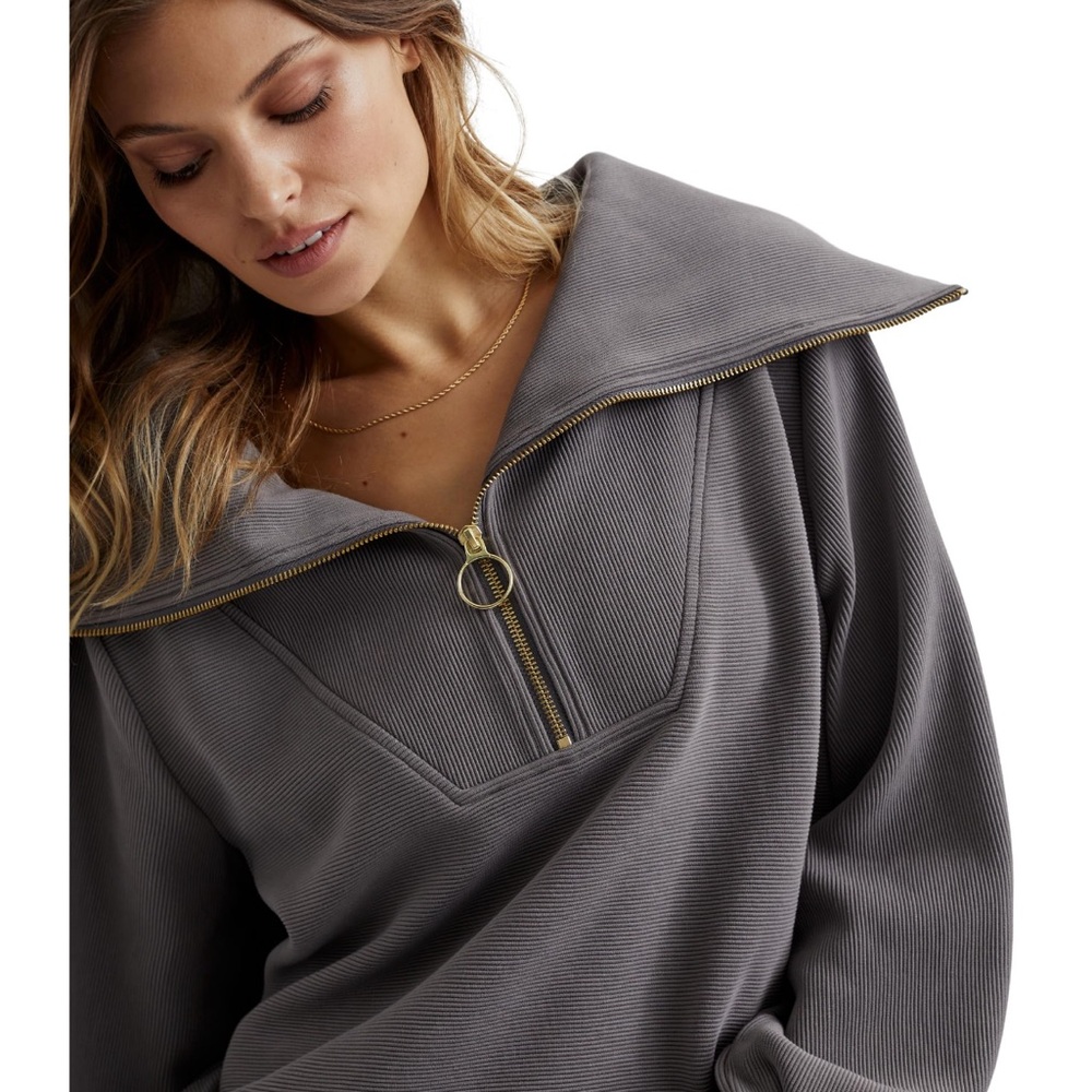 NWOT Varley vine pullover